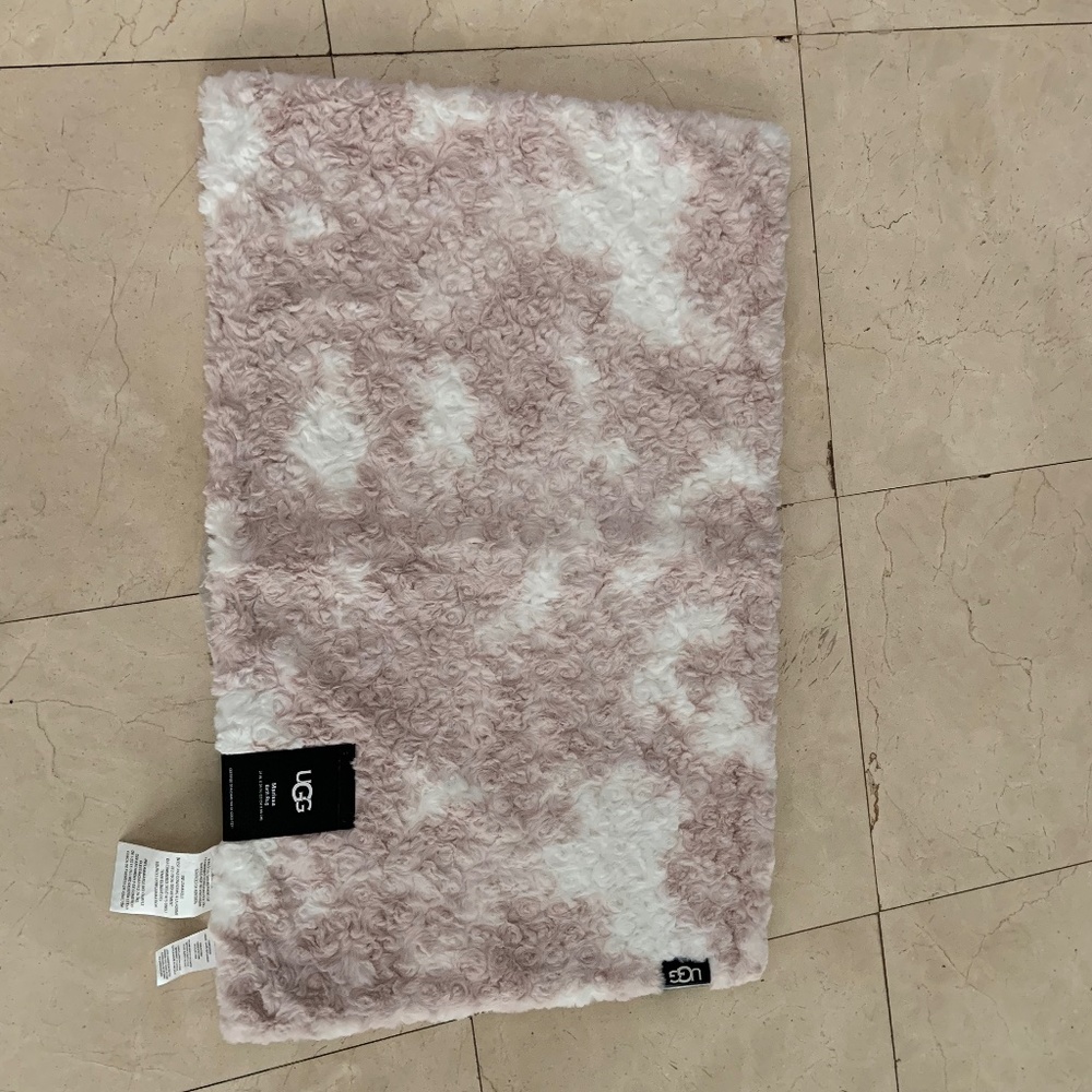 New UGG Marissa bath rug
